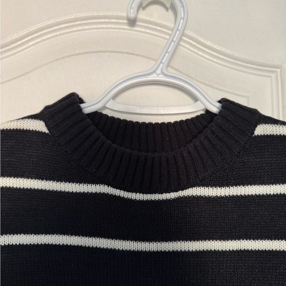 H&M Black & White Striped Crewneck Sweater - Picture 4 of 6